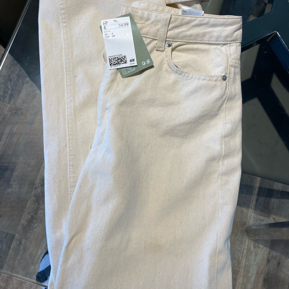 NWT Straight Jeans in Shell